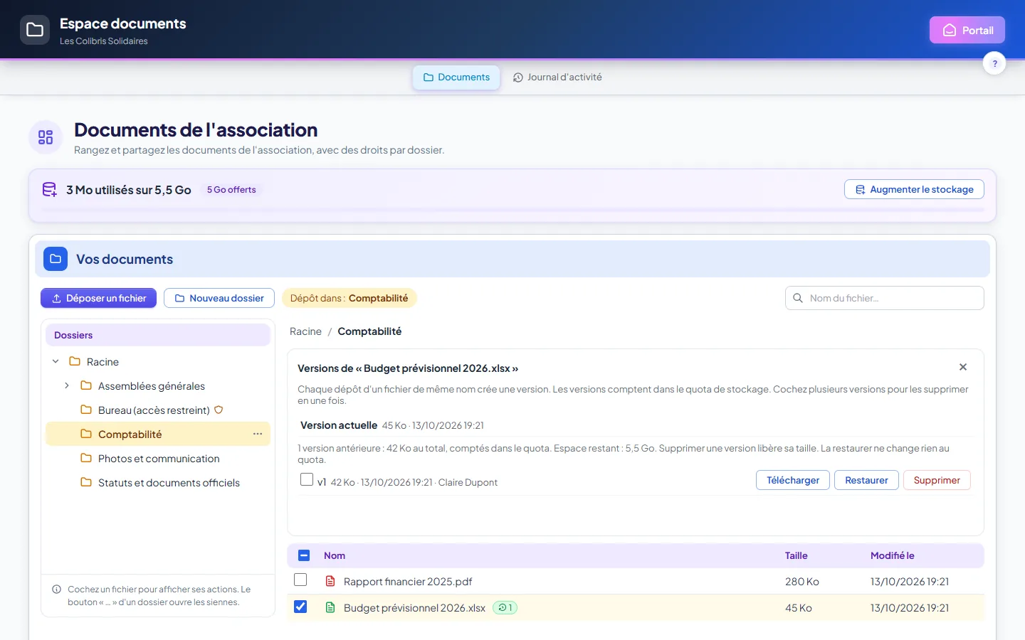 Panneau des versions d'un fichier : version actuelle et versions antérieures à télécharger ou restaurer